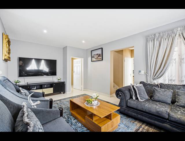 3 BEDROOM HOUSE FOR SALE IN CRAIGAVON